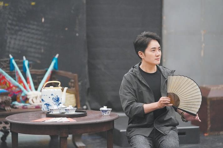 余少群、程莉莎回归 雪中红衣起舞经典重现 《风雪夜归人》再登国家大剧院舞台